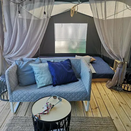Camping Przyczepa Bluecamp Na Molosurf W Jastarni Jastarnia