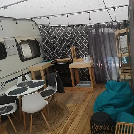 Camping Przyczepa Bluecamp Na Molosurf W Jastarni Jastarnia
